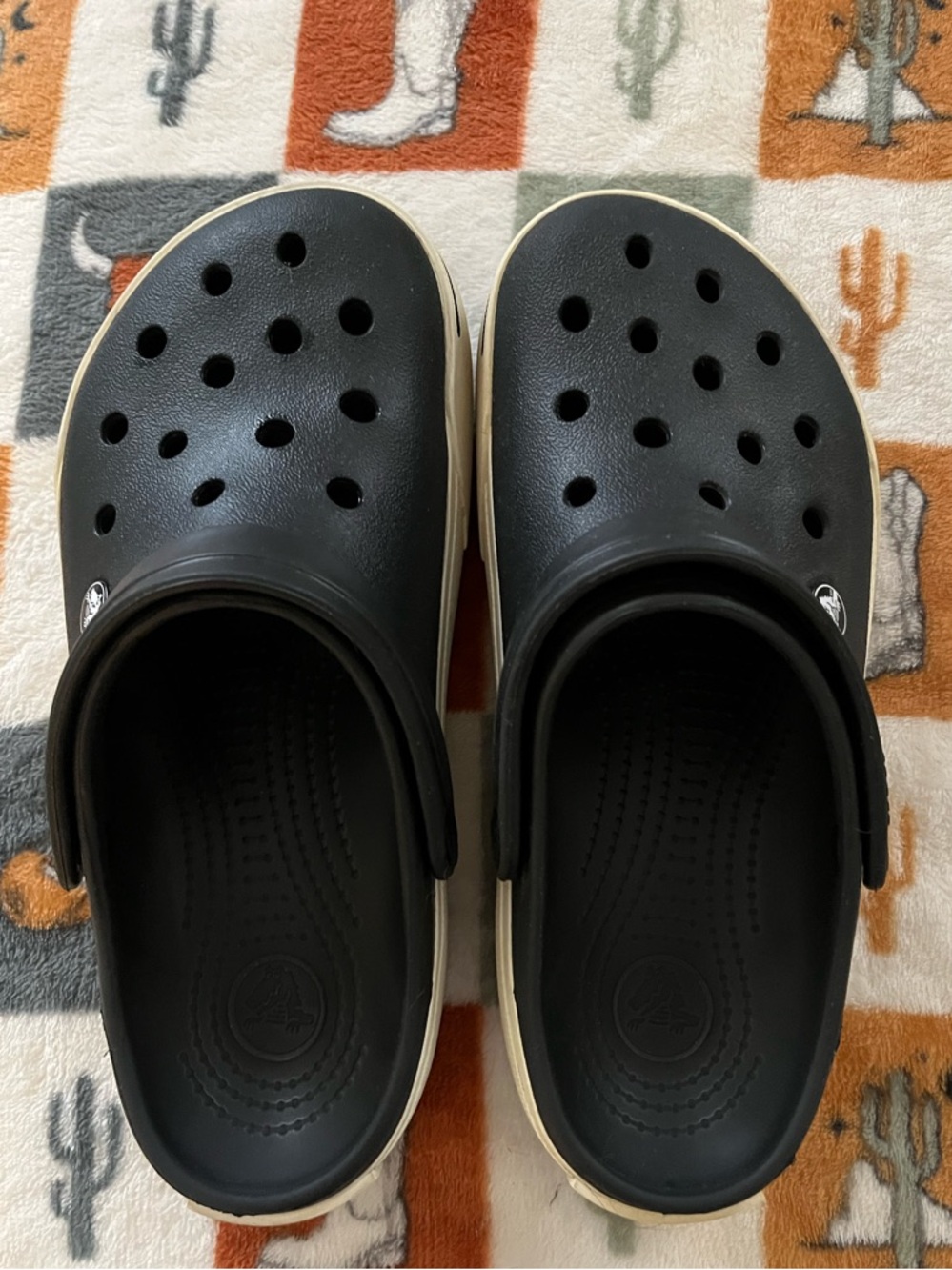 CROCS Classic Clog in Black with Cream Trim Size W8 M6